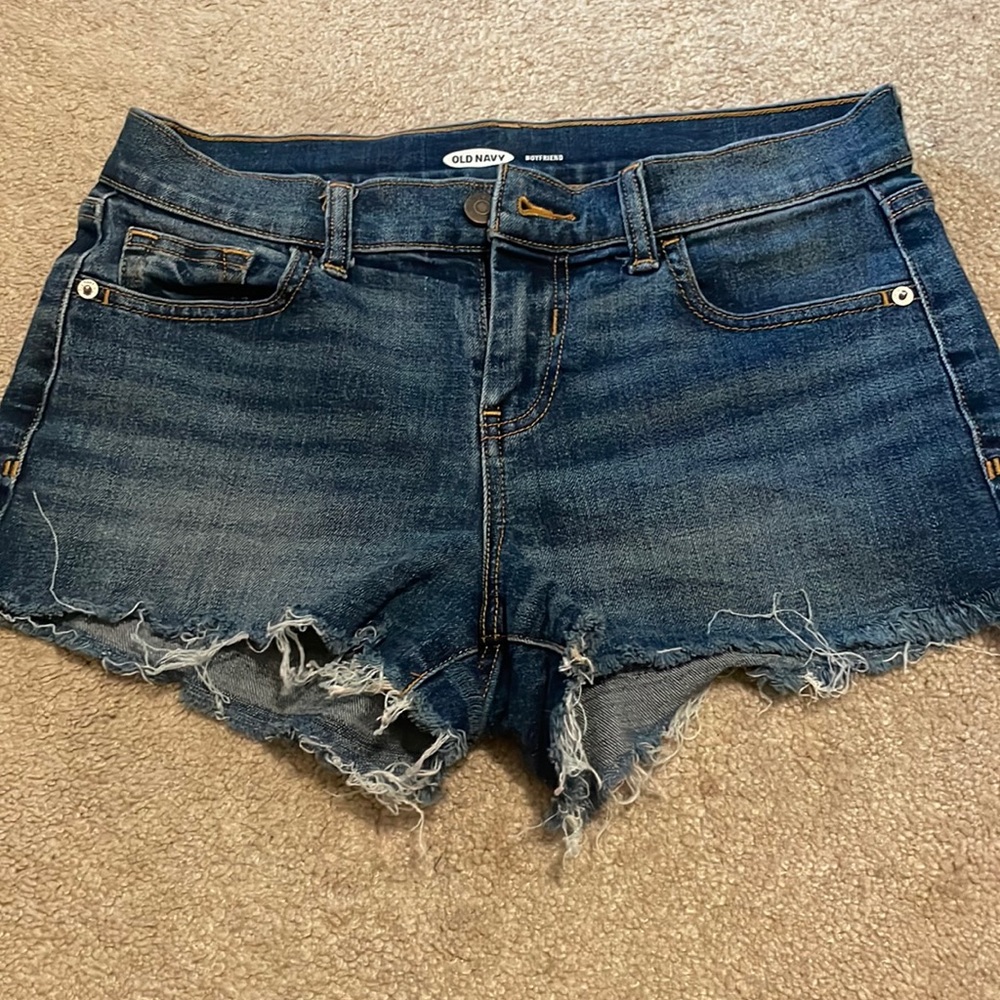 Old Navy boyfriend shorts size 2- very good used condition